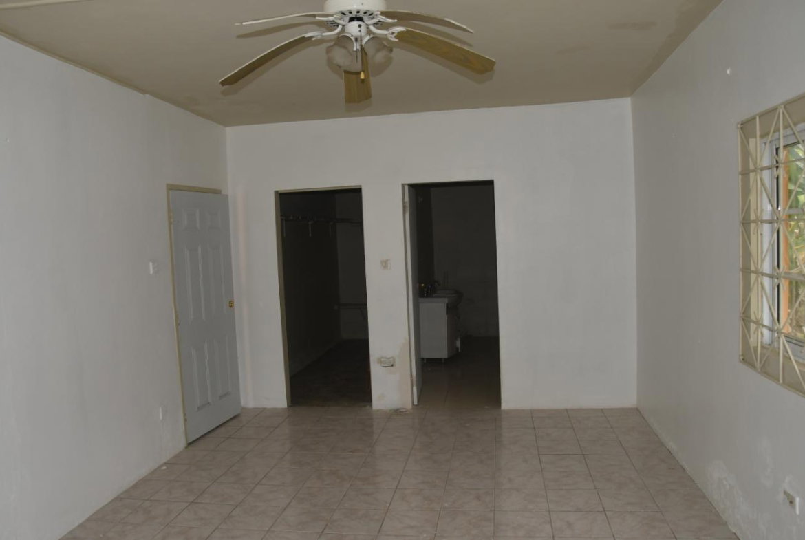 Seventeenth image of Grosmond in Santa Cruz, St. Elizabeth, Jamaica - property is For Sale