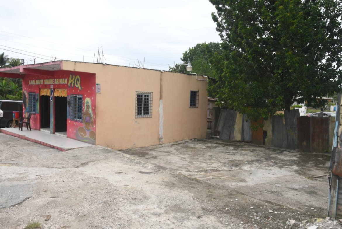Third image of Grosmond in Santa Cruz, St. Elizabeth, Jamaica - property is For Sale