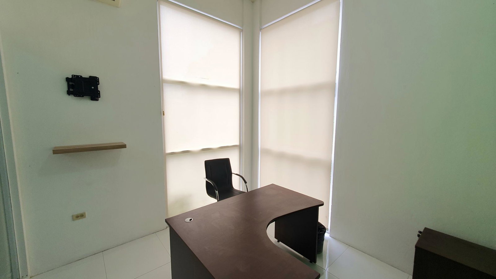 Fifth image of 9-49 1/2 Upper Waterloo Road in Kingston 8, St. Andrew, Jamaica - property is For Rent