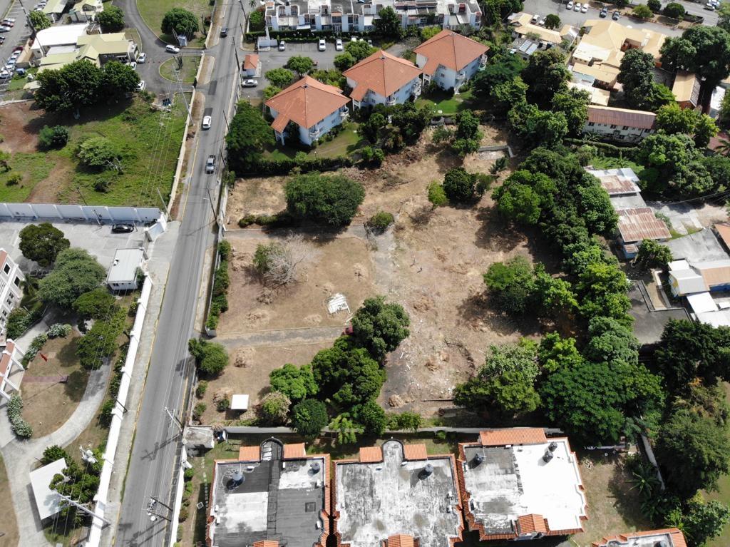 Seventh image of 5 Seaview Avenue in Kingston 6, St. Andrew, Jamaica - property is For Sale