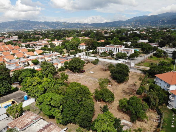 Eighth image of 5 Seaview Avenue in Kingston 6, St. Andrew, Jamaica - property is For Sale