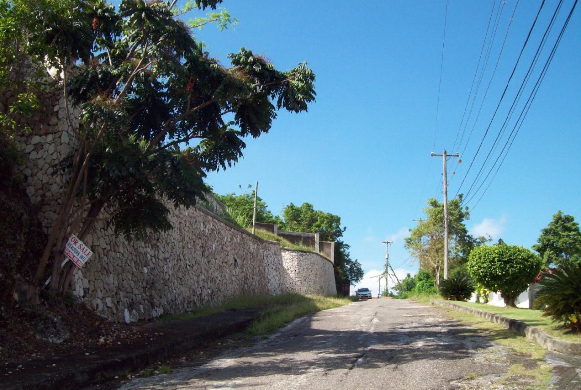 Seventh image of 35 Rainbow Crescent in Kingston 8, St. Andrew, Jamaica - property is For Sale