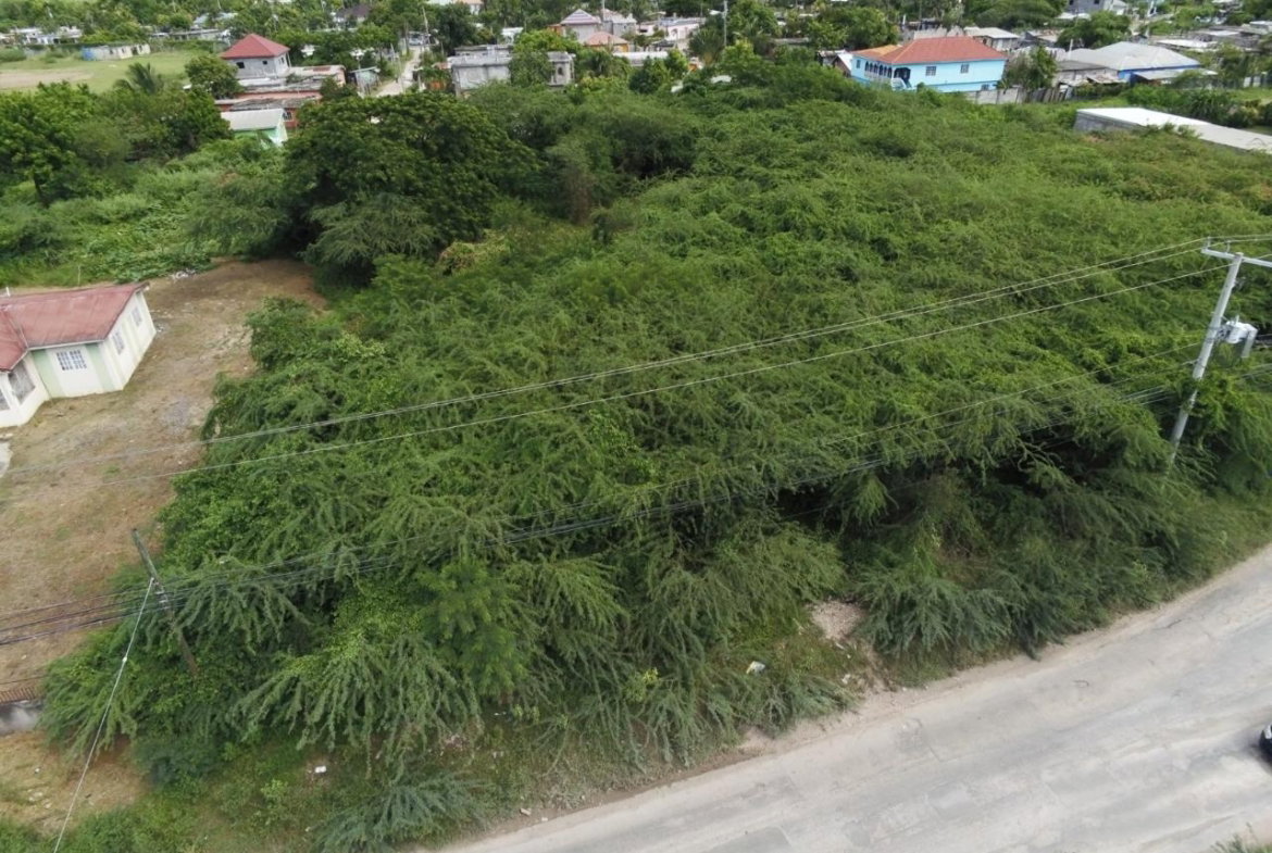 Seventh image of 26 & 27 Muirhead Road in May Pen, Clarendon, Jamaica - property is For Sale