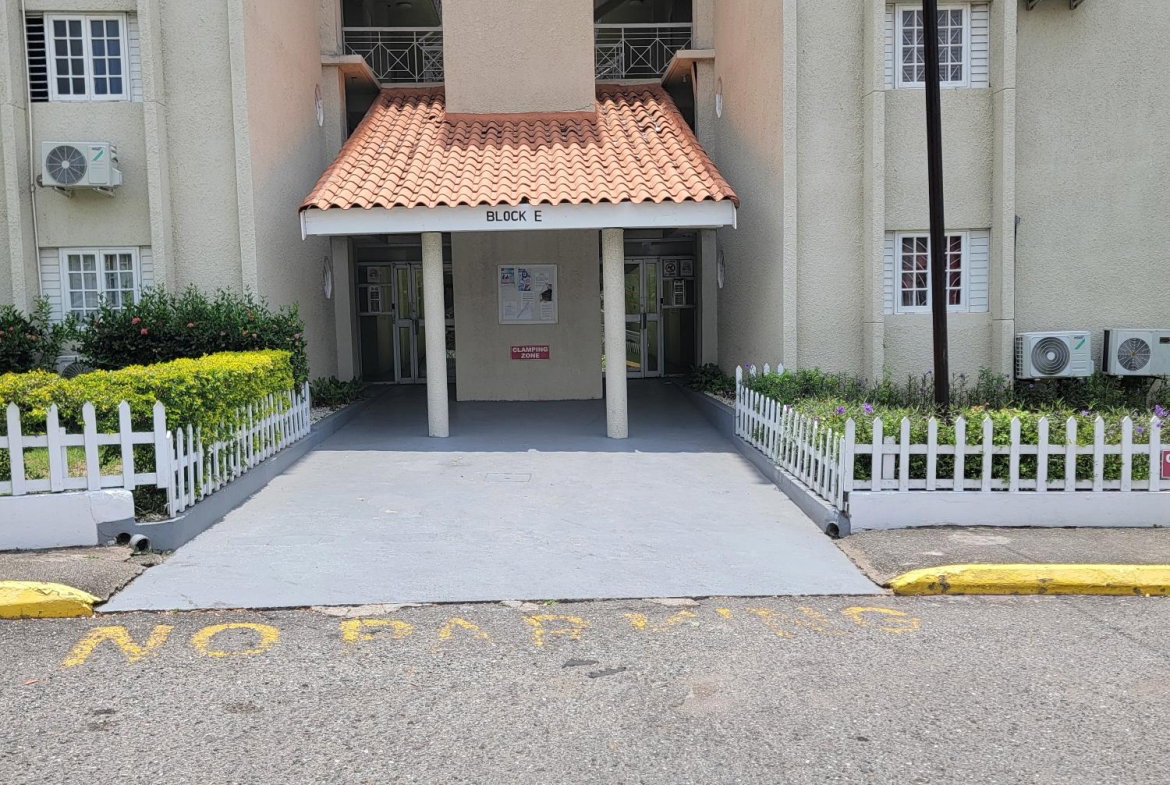 Fifth image of Blocke 305-114 1/2 Constant Spring Rd. in Kingston 8, St. Andrew, Jamaica - property is For Rent