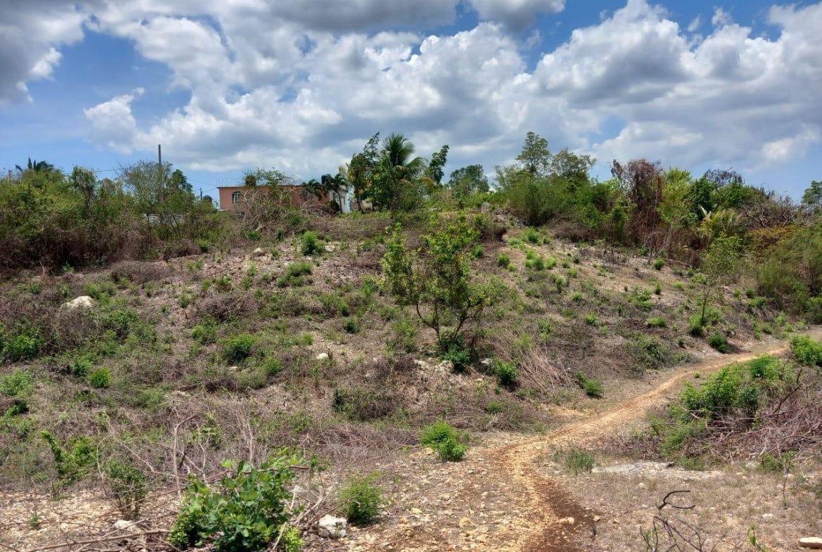 First image of Evans Heights in May Pen, Clarendon, Jamaica - property is For Sale