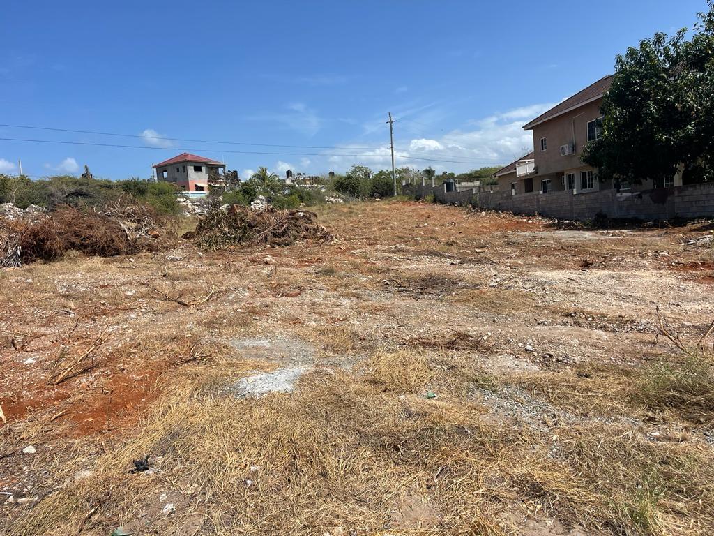 Second image of 219 Sandhills Circle in HELLSHIRE HILLS, St. Catherine, Jamaica - property is For Sale