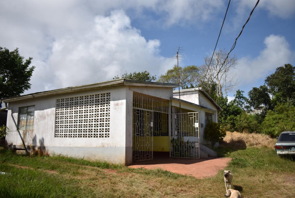 Seventh image of Spur Tree in Spur Tree, Manchester, Jamaica - property is For Sale