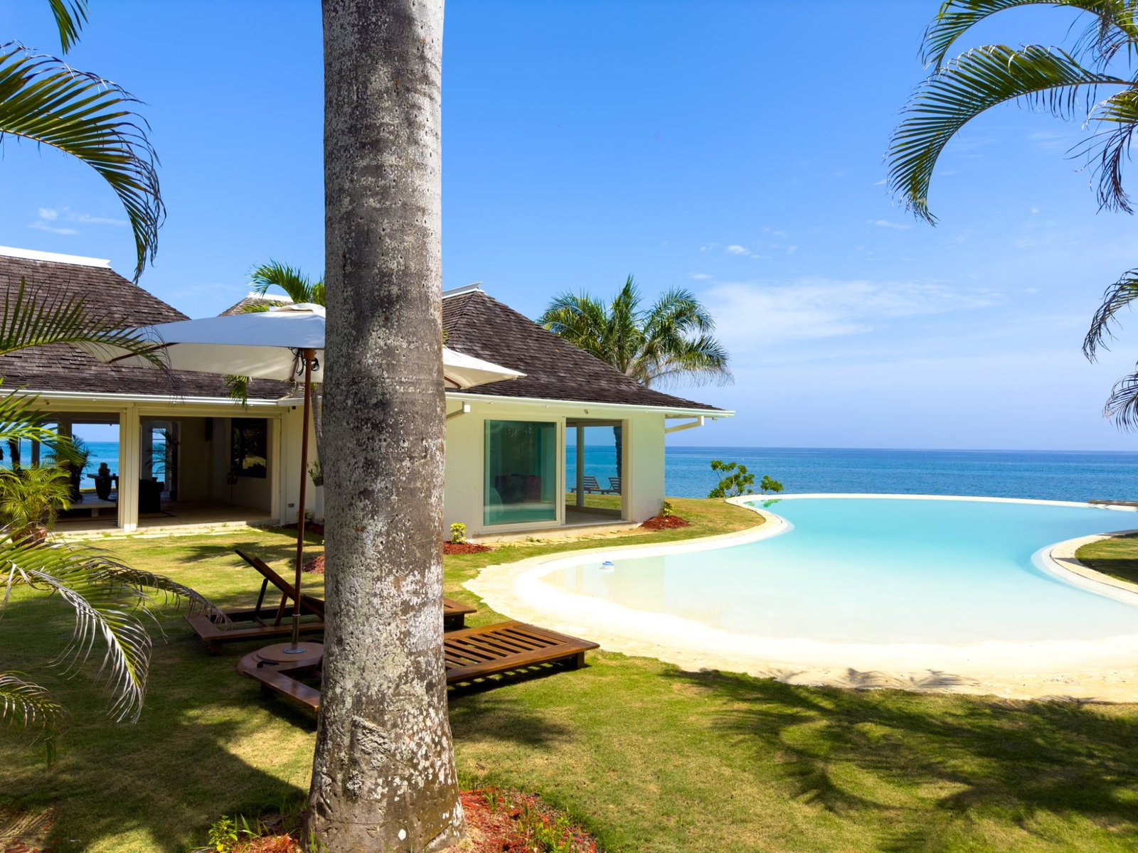 Seaclusion-Villa-for-Sale-at-Tryall-Club-Hanover-Luxury-Waterfront-Living Eleventh image of Seaclusion- Country Club Drive in Tryall Estate, Hanover, Jamaica - property is For Sale
