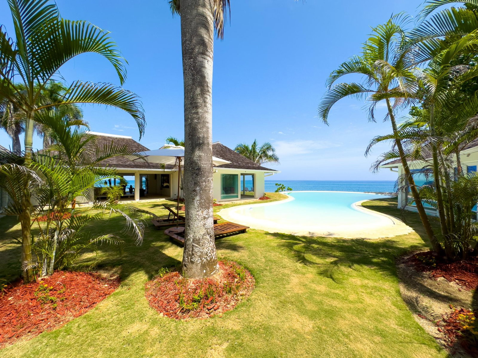 Seaclusion-Villa-for-Sale-at-Tryall-Club-Hanover-Luxury-Waterfront-Living Twelfth image of Seaclusion- Country Club Drive in Tryall Estate, Hanover, Jamaica - property is For Sale
