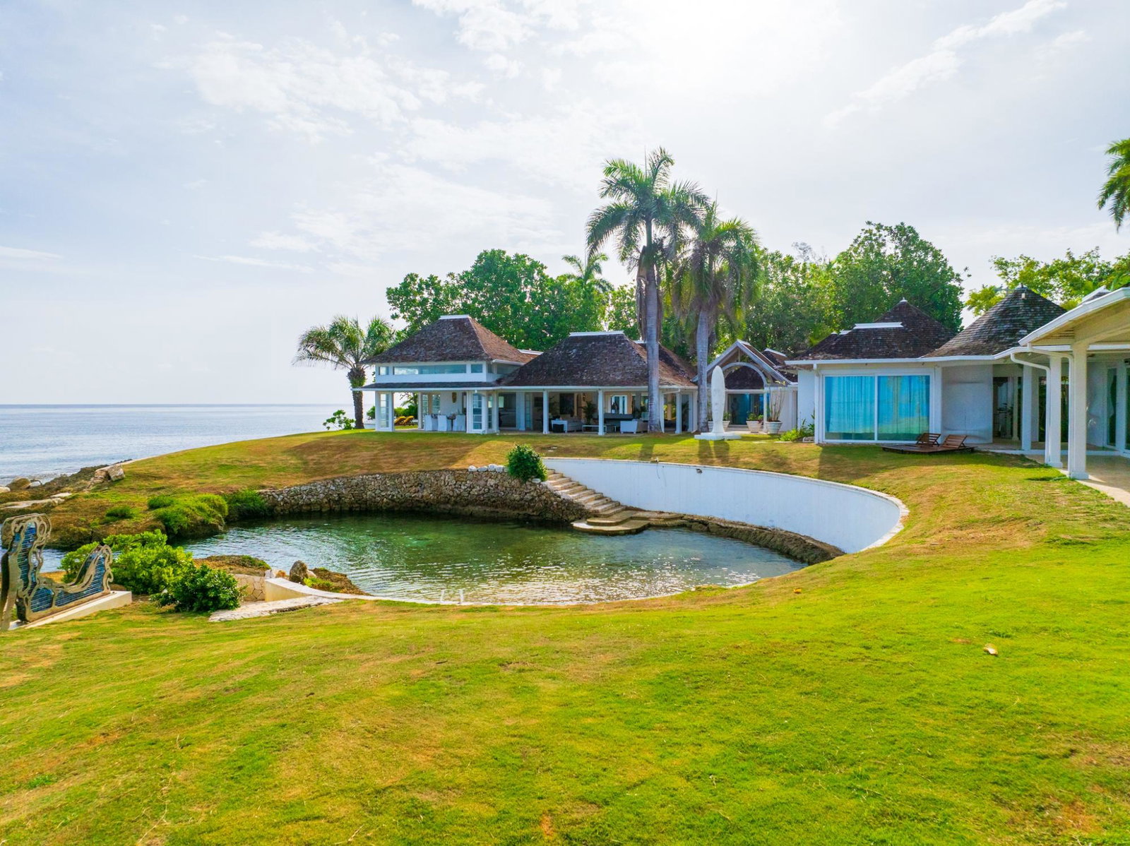 Seaclusion-Villa-for-Sale-at-Tryall-Club-Hanover-Luxury-Waterfront-Living Fourth image of Seaclusion- Country Club Drive in Tryall Estate, Hanover, Jamaica - property is For Sale