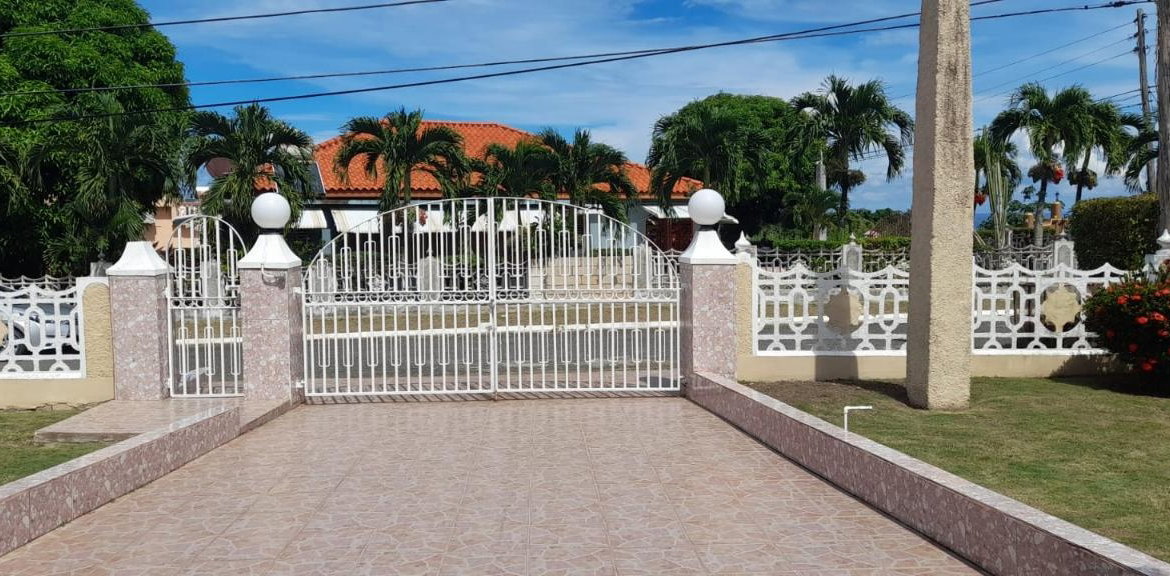 Fifth image of 53- Doyley Cres Battlesite in Tower Isle, St. Mary, Jamaica - property is For Sale