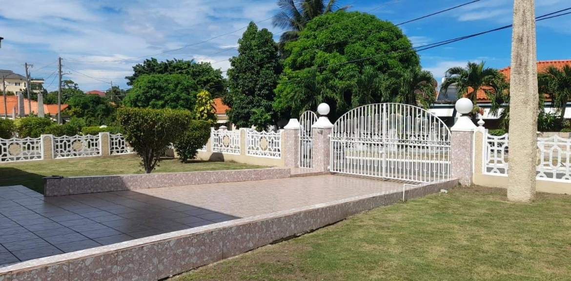 Tenth image of 53- Doyley Cres Battlesite in Tower Isle, St. Mary, Jamaica - property is For Sale