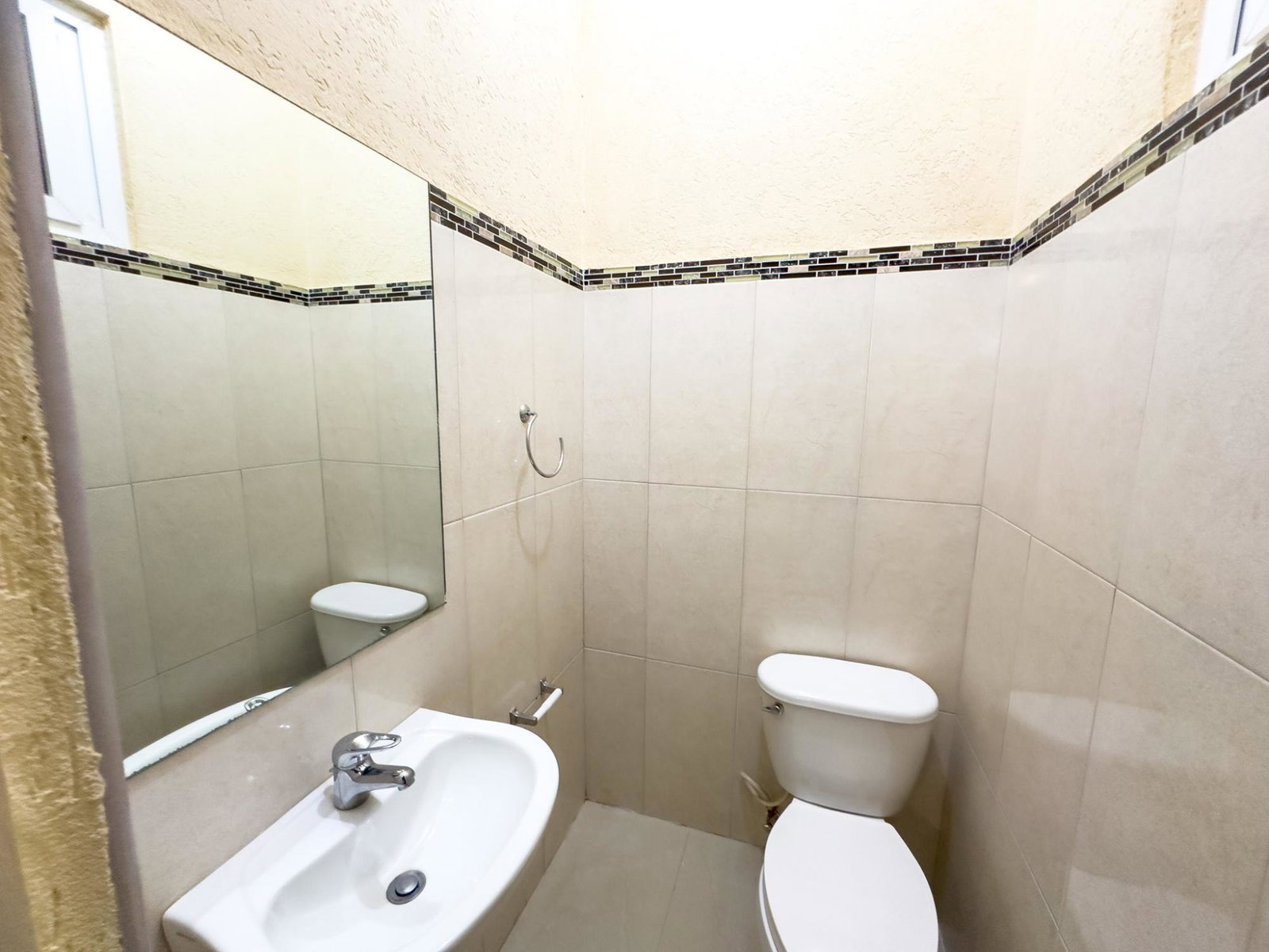 Twelfth image of 21-9-11 Washington Drive in Kingston 10, St. Andrew, Jamaica - property is For Sale