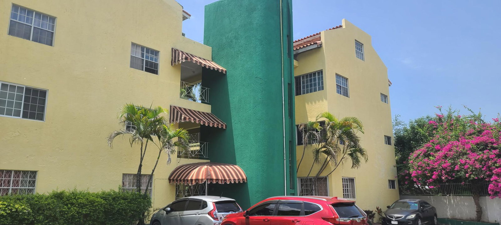 Spacious-1-Bedroom-Apartment-for-Sale-in-Sunbury-Apartments-St.-Andrew Second image of 9-10 Central Avenue in Kingston 10, St. Andrew, Jamaica - property is For Sale