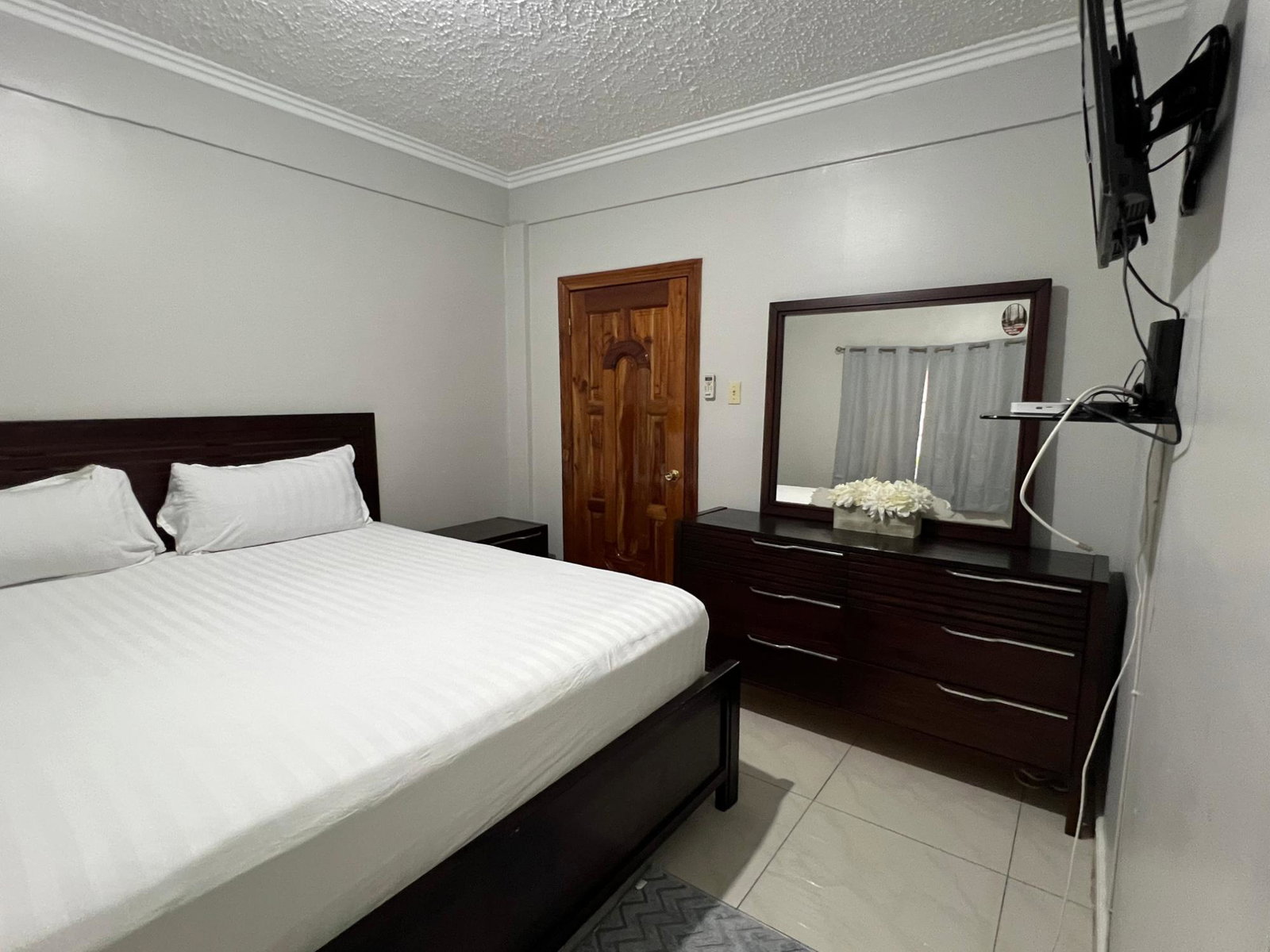 Spacious-2-Bedroom-Apartment-for-Rent-in-Central-Kingston-Jamaica Eleventh image of 7-35c Upper Waterloo Rd, Kingst in Kingston 10, St. Andrew, Jamaica - property is For Rent