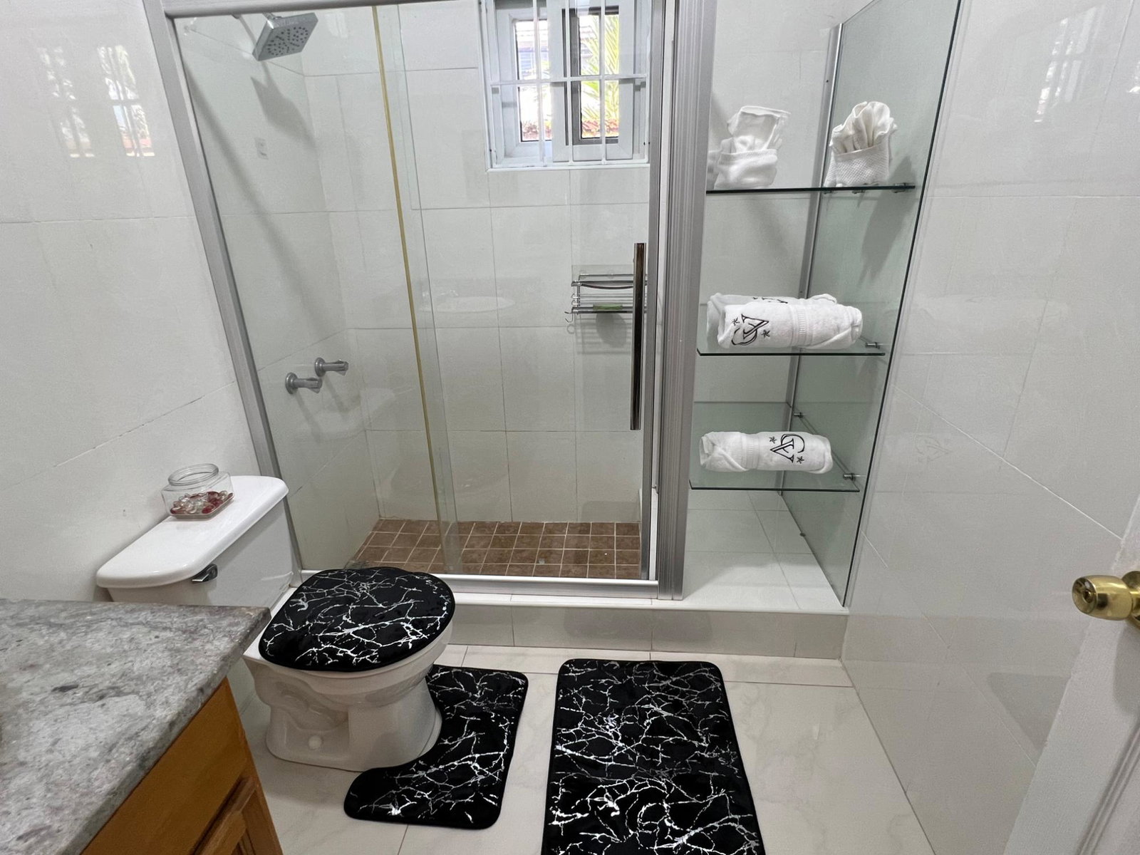 Spacious-2-Bedroom-Apartment-for-Rent-in-Central-Kingston-Jamaica Thirteenth image of 7-35c Upper Waterloo Rd, Kingst in Kingston 10, St. Andrew, Jamaica - property is For Rent