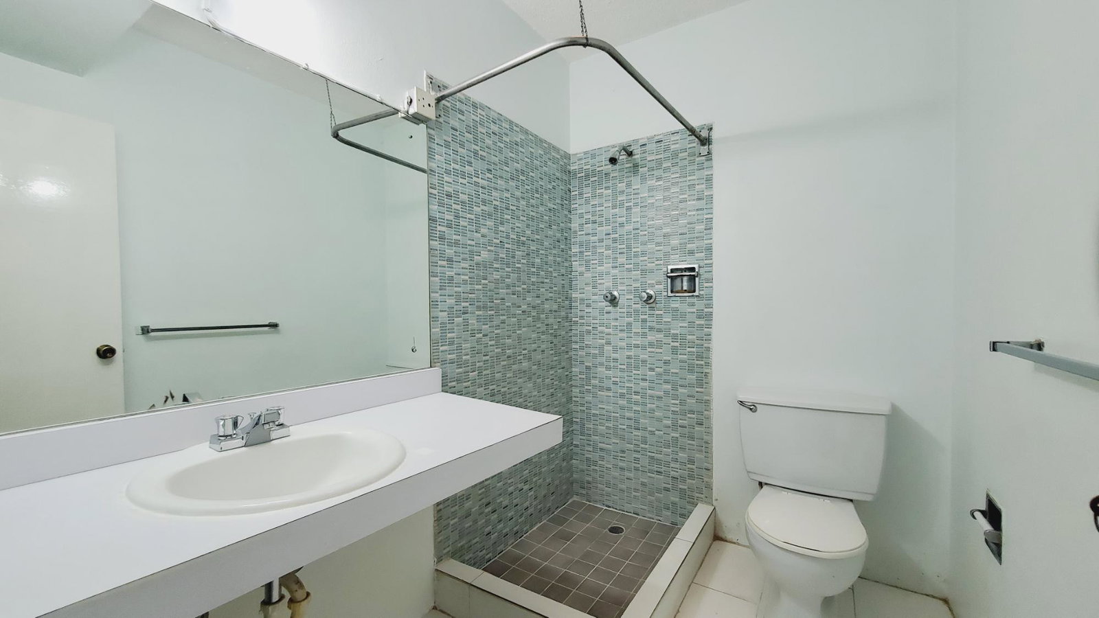 Spacious-2-Bedroom-Apartment-for-Rent-in-Gated-Community-Kingston-6 Twenty-Seventh image of B7-65-67 Hope Road in Kingston 6, St. Andrew, Jamaica - property is For Rent