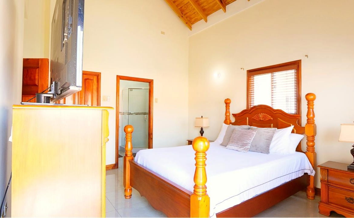 Fourteenth image of 15-7 Ottawa Avenue, Kingston 6 in Kingston 6, St. Andrew, Jamaica - property is For Rent