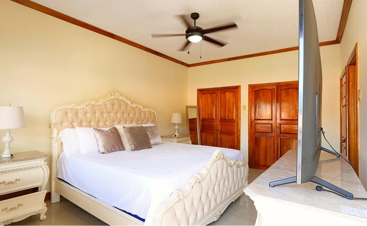Seventeenth image of 15-7 Ottawa Avenue, Kingston 6 in Kingston 6, St. Andrew, Jamaica - property is For Rent
