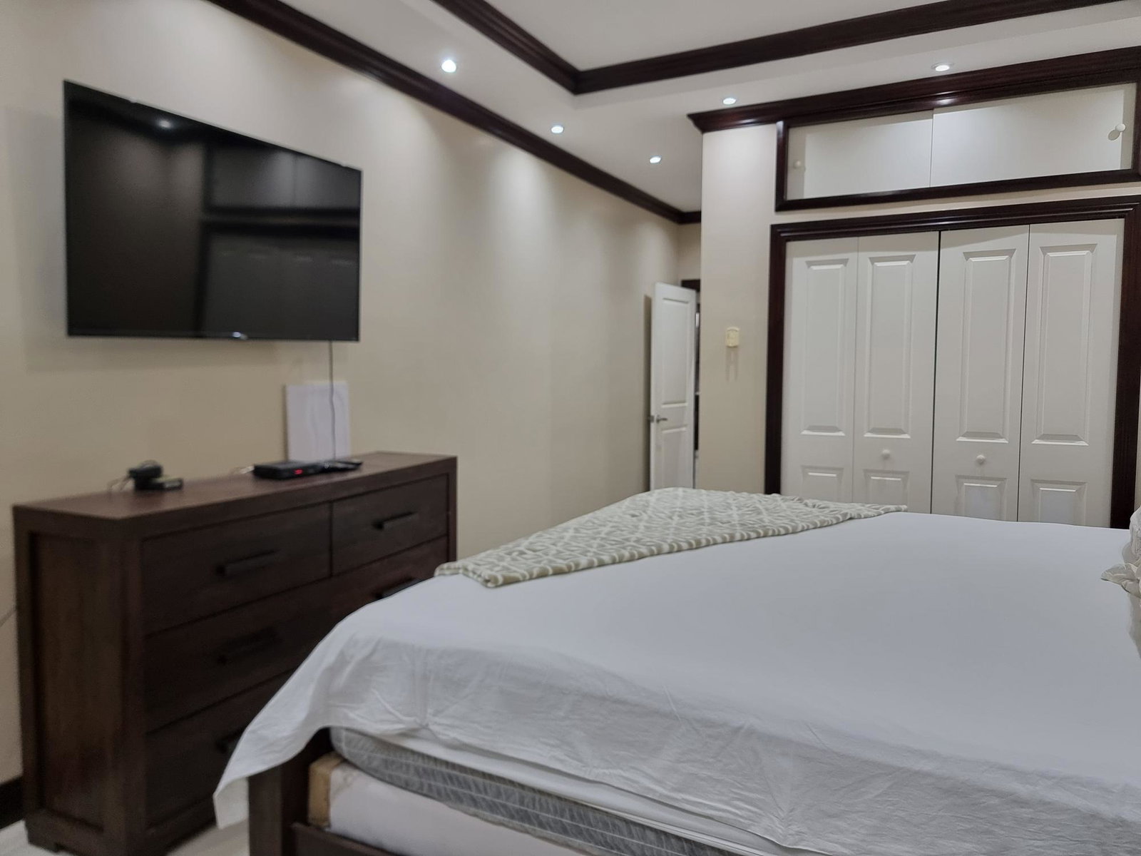 Eleventh image of 17-21 Kings Drive, Kingston 6 in Kingston 6, St. Andrew, Jamaica - property is For Rent