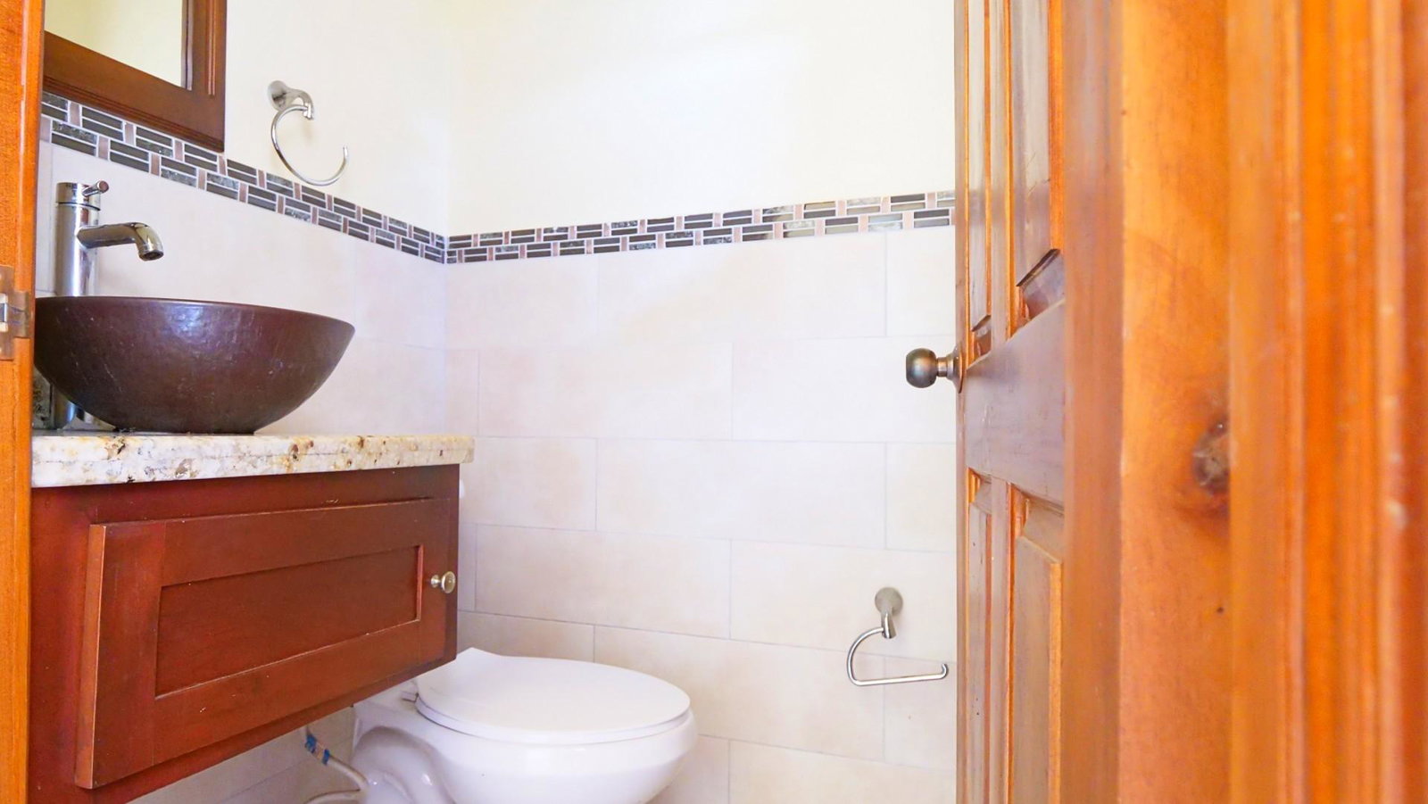 Twelfth image of 31-7 Ottawa Avenue in Kingston 6, St. Andrew, Jamaica - property is For Rent