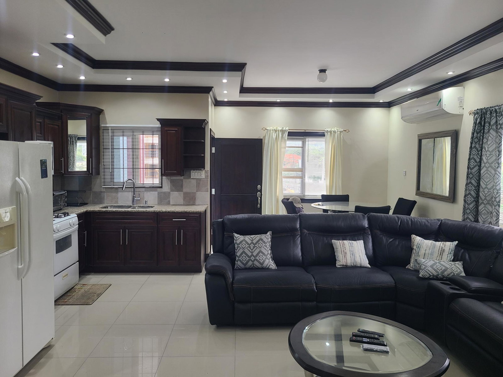 Sixth image of 17-21 Kings Drive, Kingston 6 in Kingston 6, St. Andrew, Jamaica - property is For Rent