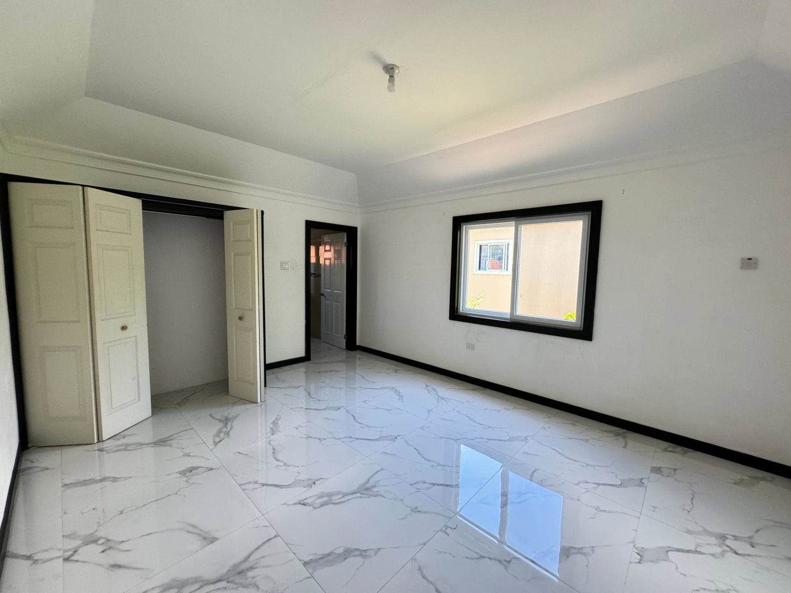 Eleventh image of 8-4 Ravinia in Kingston 6, St. Andrew, Jamaica - property is For Rent
