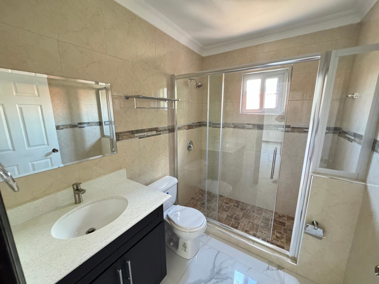 Ninth image of 8-4 Ravinia in Kingston 6, St. Andrew, Jamaica - property is For Rent