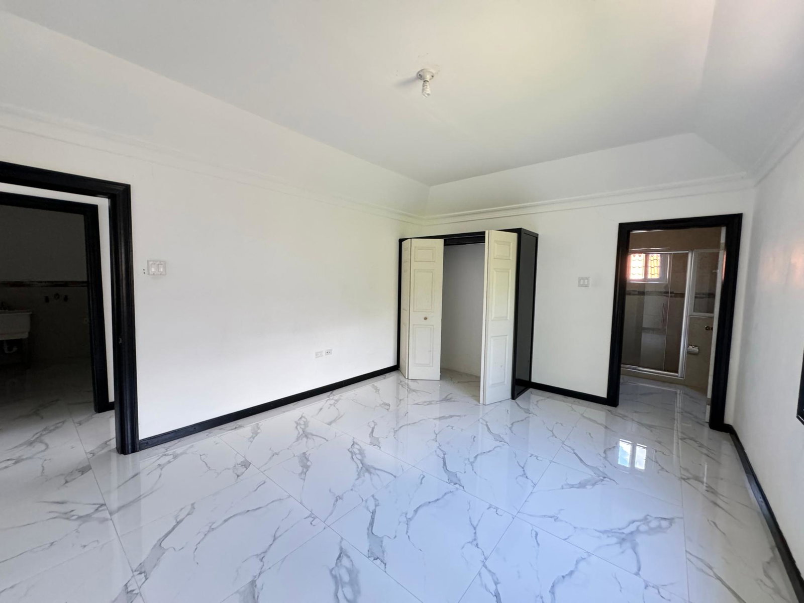 Tenth image of 8-4 Ravinia in Kingston 6, St. Andrew, Jamaica - property is For Rent