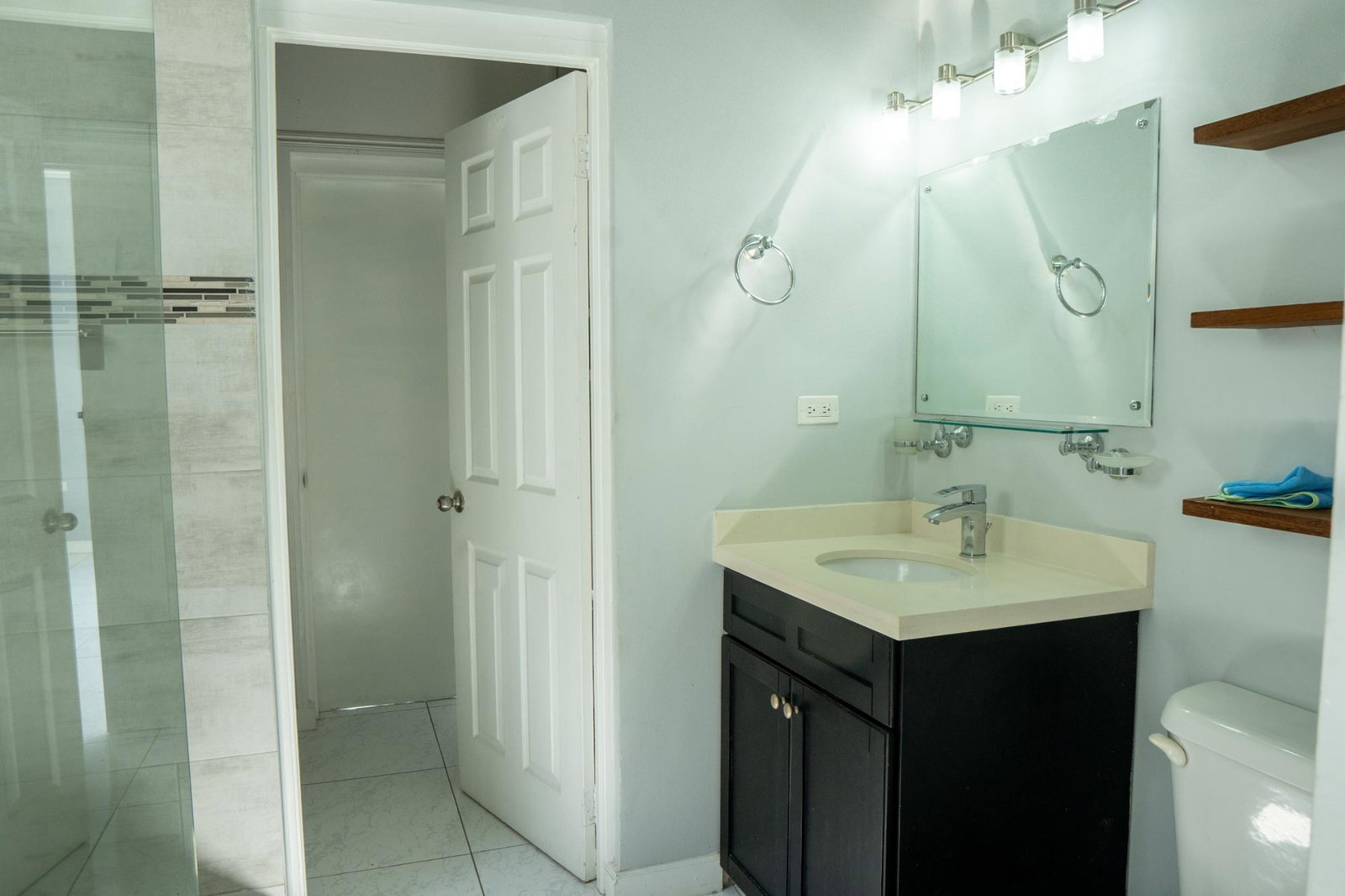 Sixteenth image of 8-48 Portview Road, Kingston 8 in Kingston 8, St. Andrew, Jamaica - property is For Rent