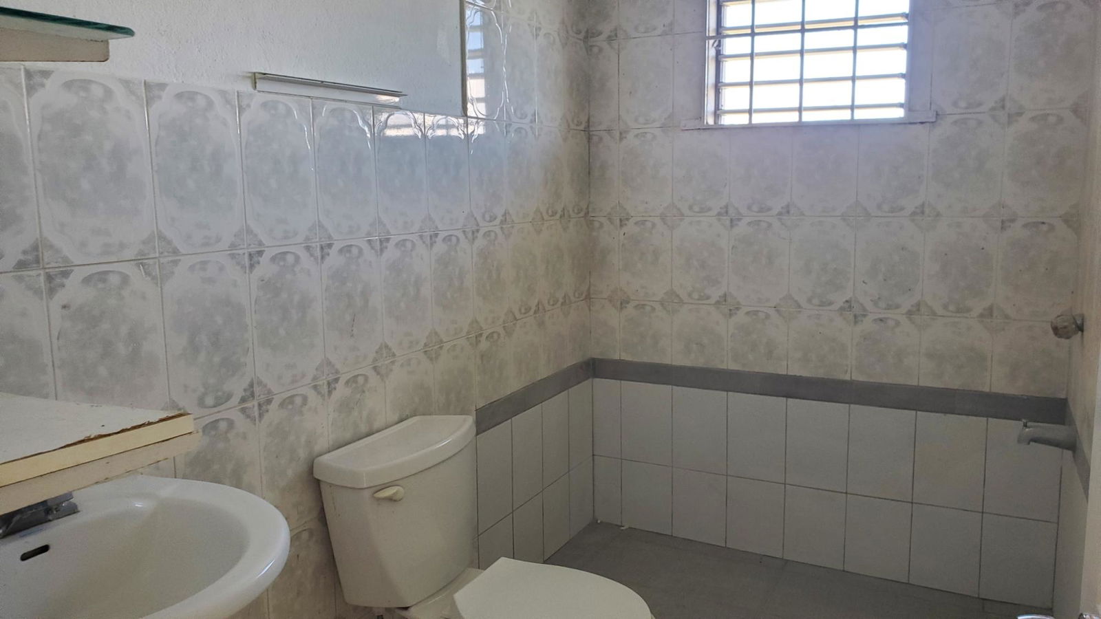 Seventh image of 16 Armour Close, Sherbourne in Sherbourne Heights, St. Andrew, Jamaica - property is For Rent