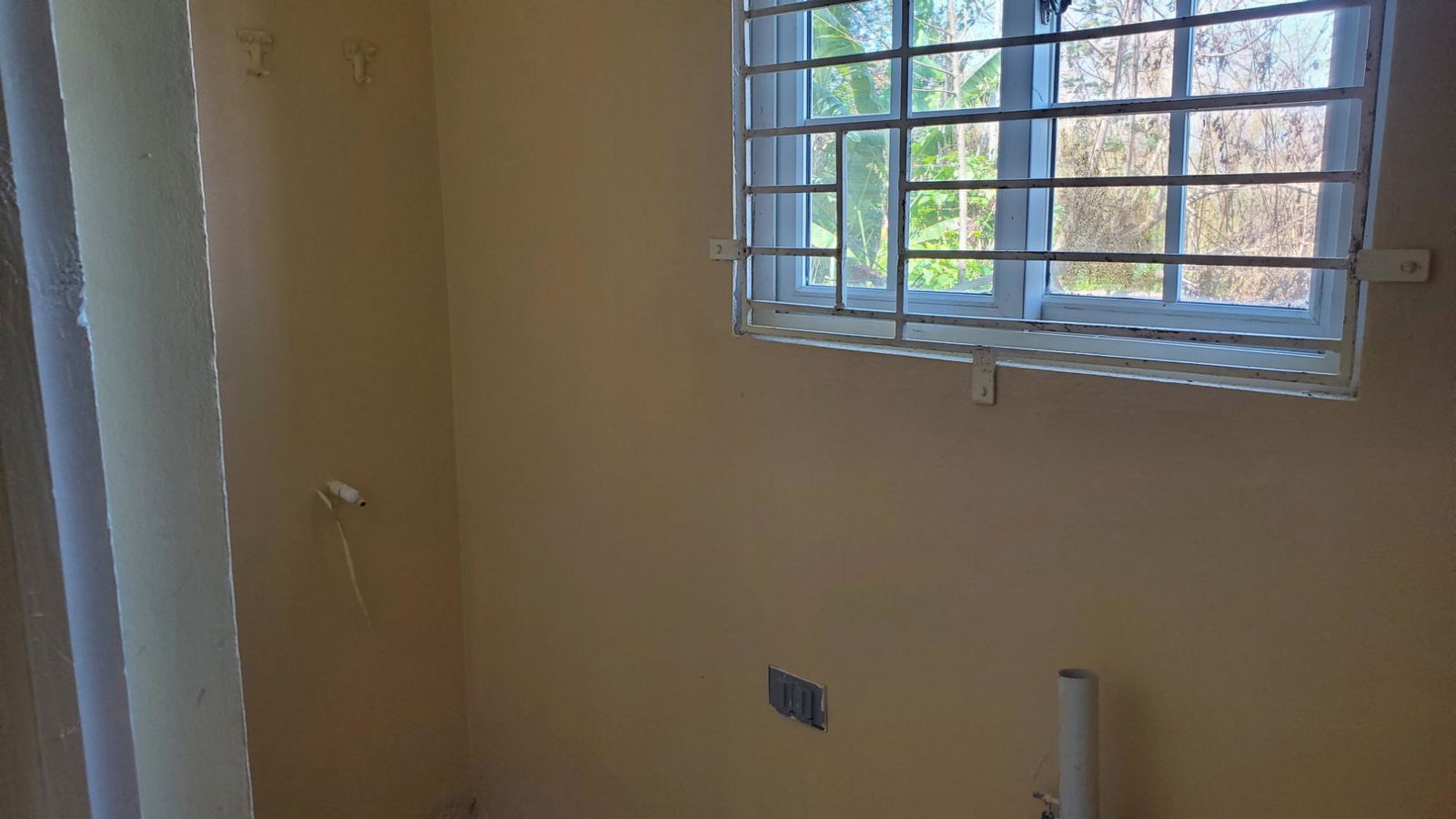 Ninth image of 16 Armour Close, Sherbourne in Sherbourne Heights, St. Andrew, Jamaica - property is For Rent