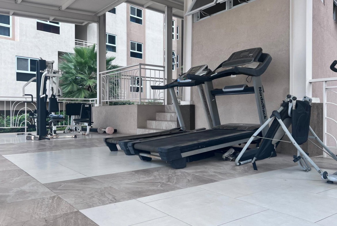 Thirteenth image of 2b- Stanley Terrace, Kingston in Kingston 19, St. Andrew, Jamaica - property is For Rent