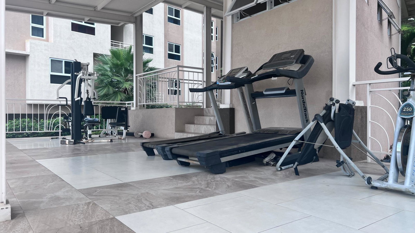 Thirteenth image of 2b- Stanley Terrace, Kingston in Kingston 19, St. Andrew, Jamaica - property is For Rent