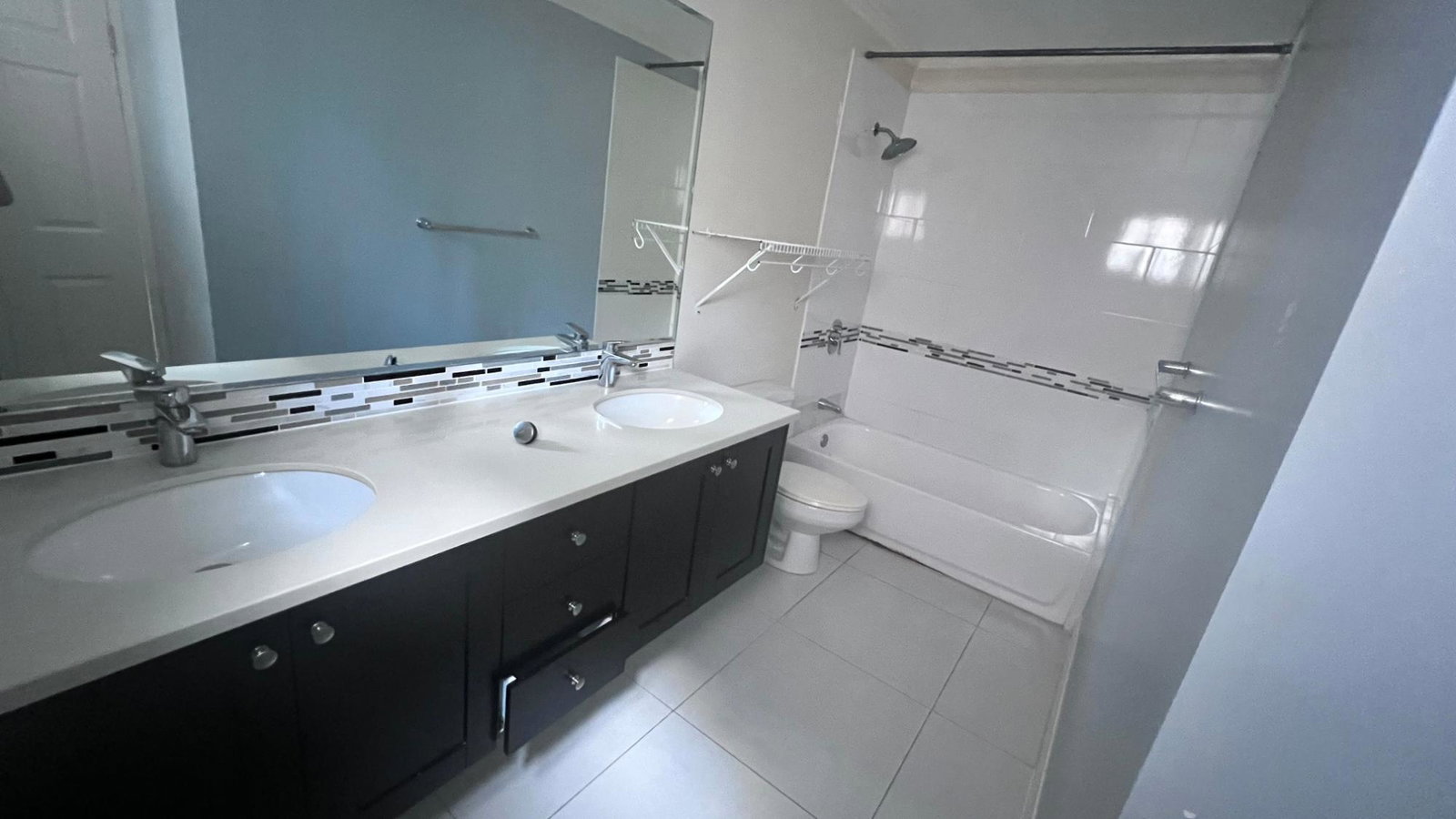 Sixteenth image of 2b- Stanley Terrace, Kingston in Kingston 19, St. Andrew, Jamaica - property is For Rent