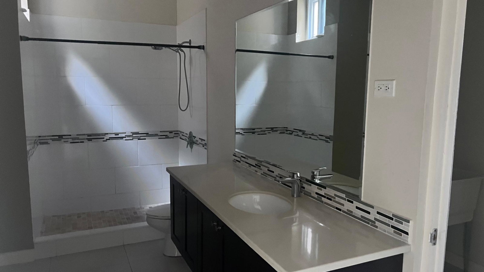 Seventeenth image of 2b- Stanley Terrace, Kingston in Kingston 19, St. Andrew, Jamaica - property is For Rent