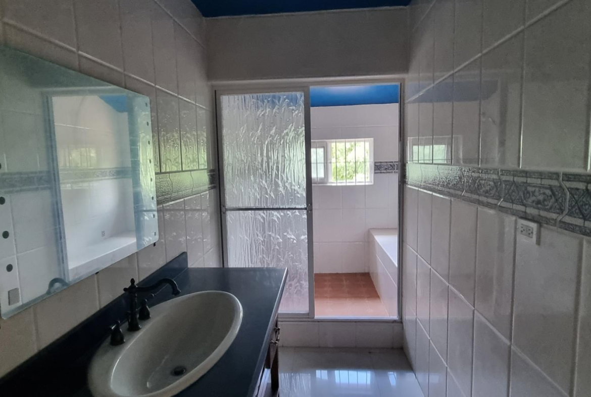 Eighteenth image of 1-9a Liguanea Avenue in Kingston 6, St. Andrew, Jamaica - property is For Rent