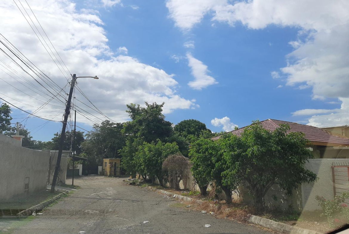 Third image of 8-2 Merrivale Terrace Kgn. 8 in Kingston 8, St. Andrew, Jamaica - property is For Sale
