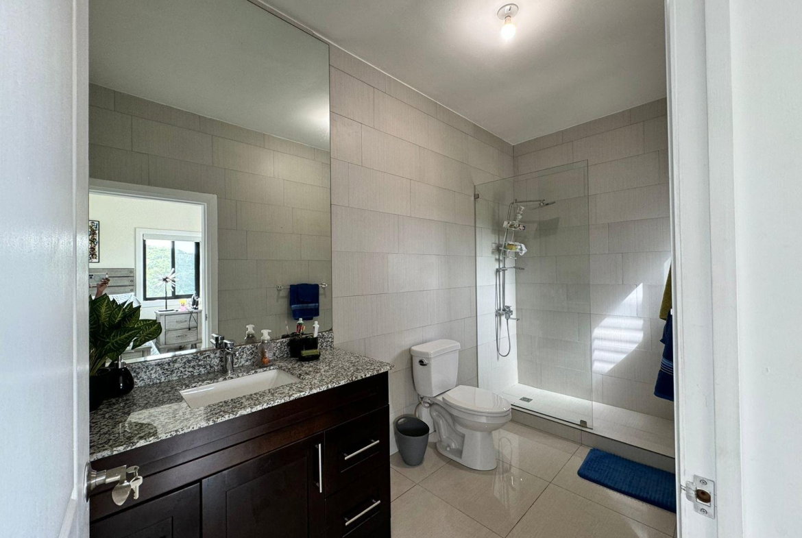 Fifth image of 7-36 West Bellevue Dr, Kgn 19 in Kingston 19, St. Andrew, Jamaica - property is For Rent