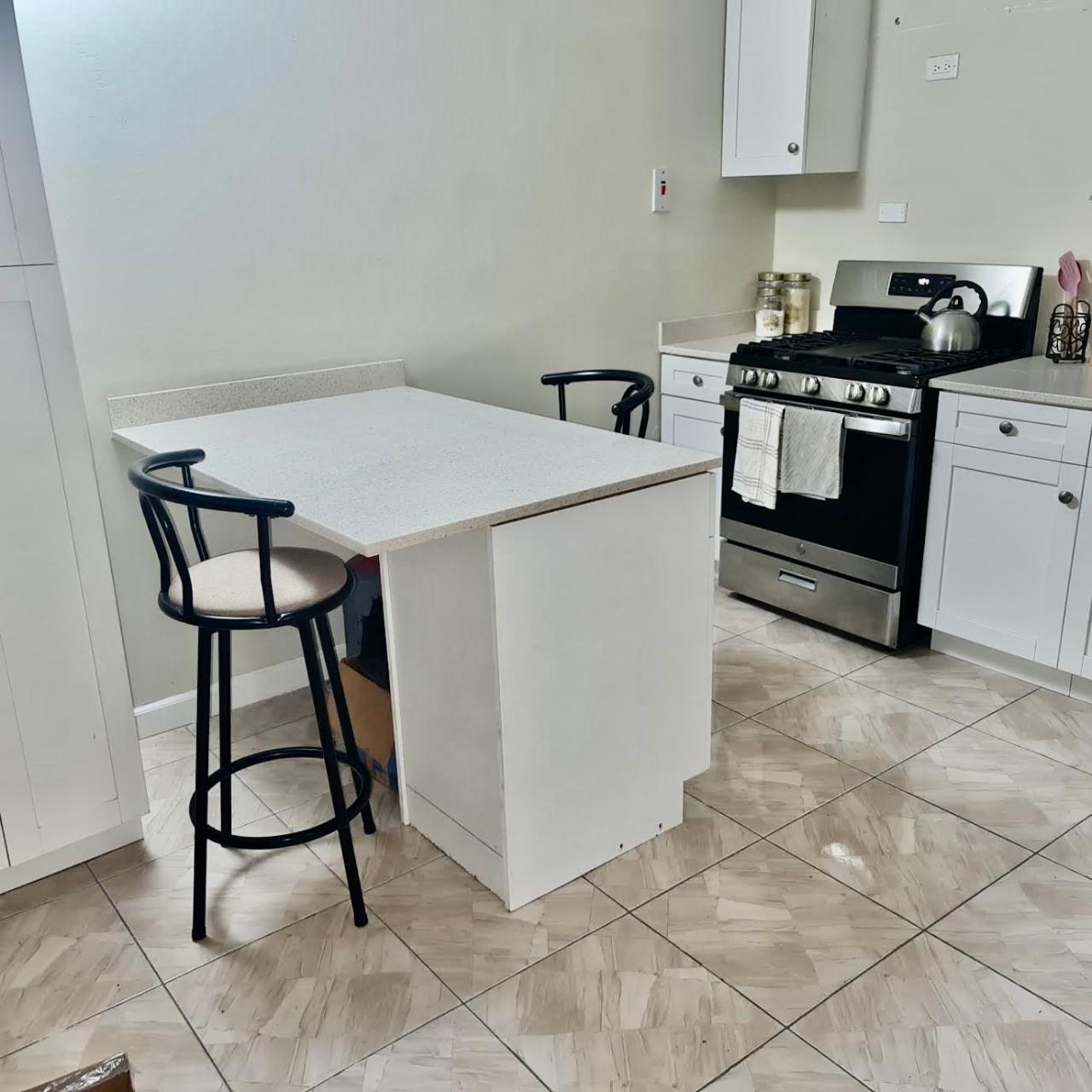Spacious-3-Bedroom-Apartment-for-Sale-in-Reading-Manor-St.-James Eighth image of 11- Reading Manor in Reading, St. James, Jamaica - property is For Sale