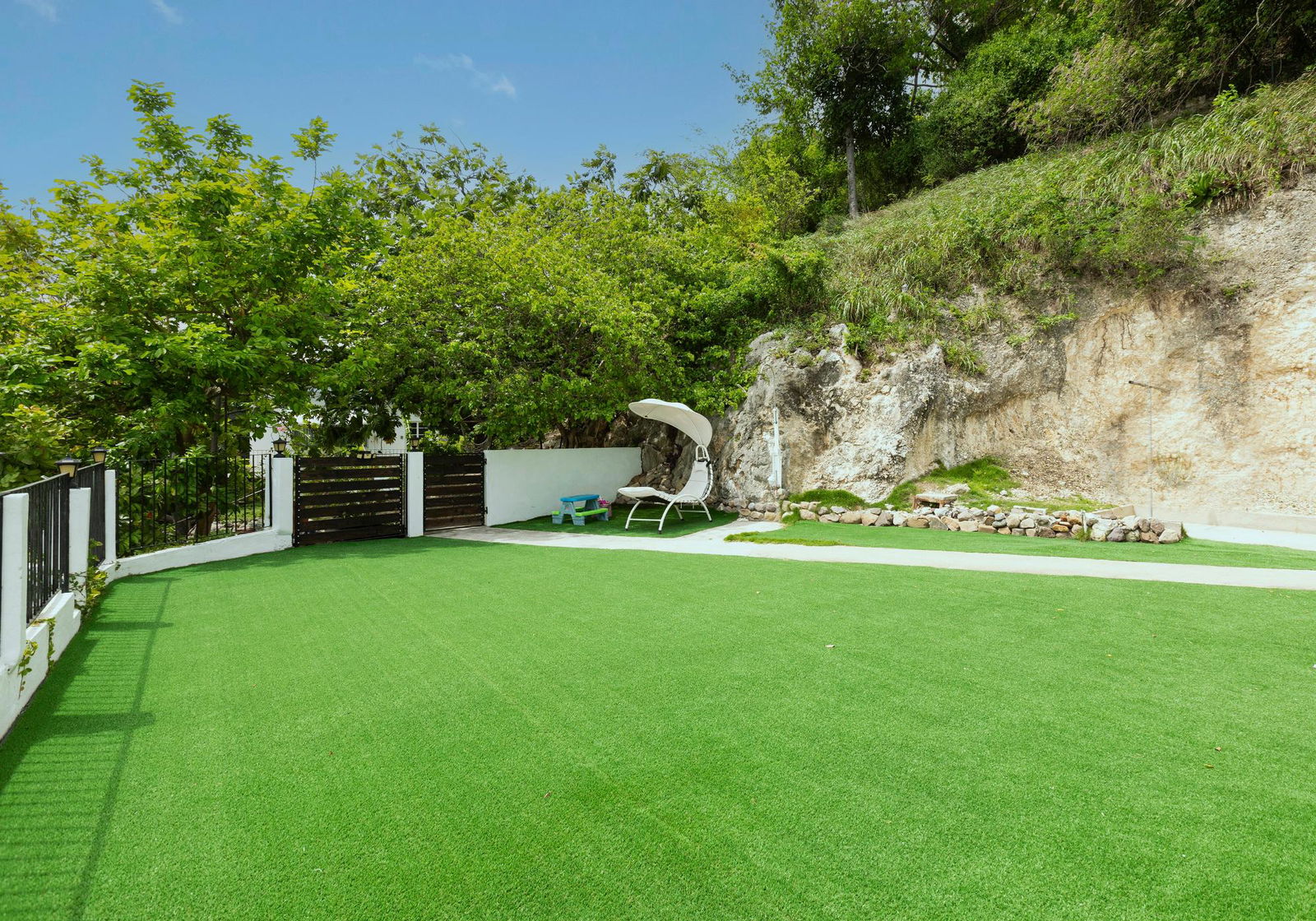 Seventeenth image of 5 Goodwill Avenue in Kingston 6, St. Andrew, Jamaica - property is For Rent