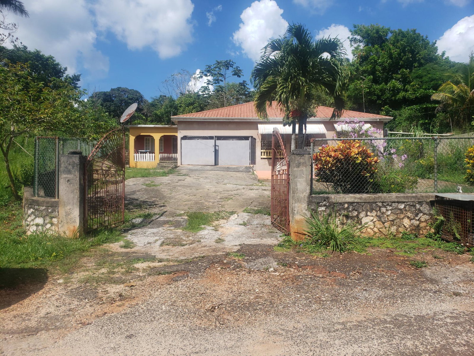 Spacious-3-Bedroom-Home-with-Fruit-Trees-in-Manchester-Jamaica Second image of Ellen Street in Ellen Street, Manchester, Jamaica - property is For Sale