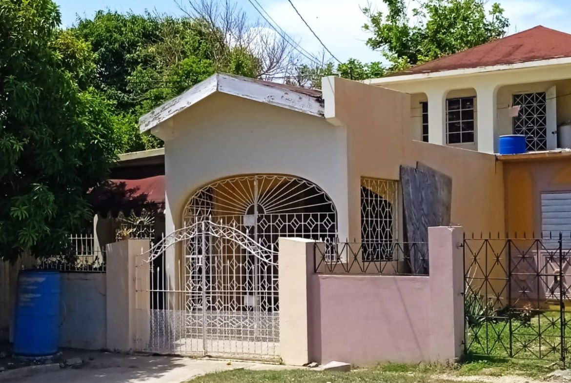 Second image of Greater Portmore in Greater Portmore, St. Catherine, Jamaica - property is For Sale