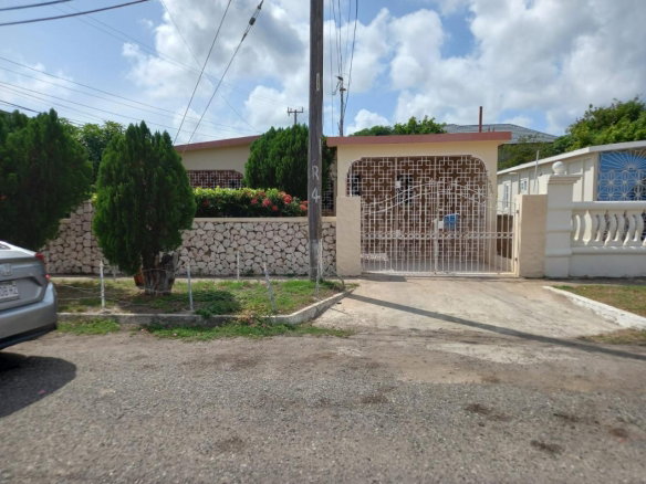 First image of 400 Calvary Way in Hellshire Heights, St. Catherine, Jamaica - property is For Sale