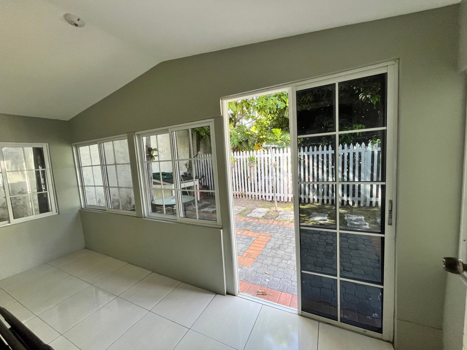Eleventh image of th 19- 3a Torrie Avenue in Kingston 8, St. Andrew, Jamaica - property is For Rent