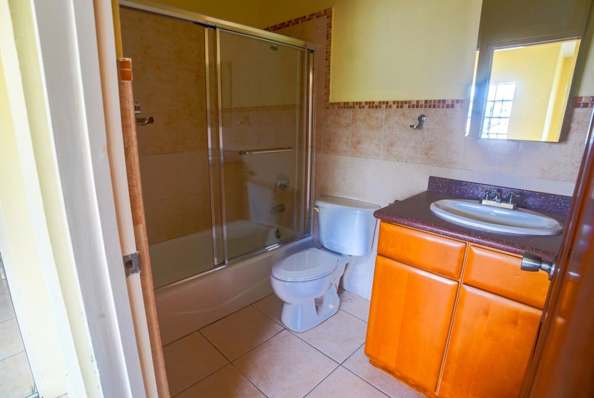 Eighteenth image of 5-5 Linstone Crescent, Kingst in Kingston 6, St. Andrew, Jamaica - property is For Rent