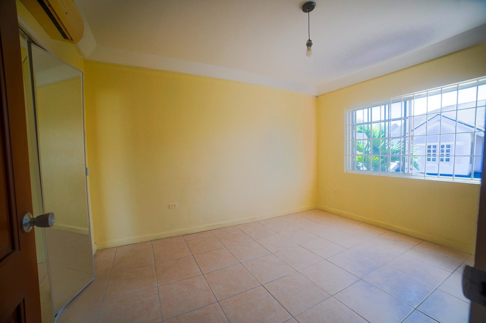 Twenty-Sixth image of 5-5 Linstone Crescent, Kingst in Kingston 6, St. Andrew, Jamaica - property is For Rent