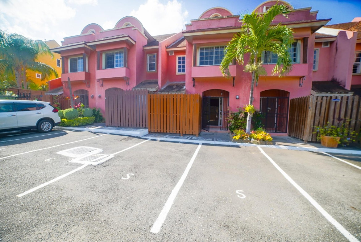 Fifth image of 5-5 Linstone Crescent, Kingst in Kingston 6, St. Andrew, Jamaica - property is For Rent