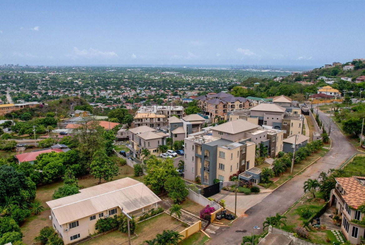 Eighth image of 5-5 Linstone Crescent, Kingst in Kingston 6, St. Andrew, Jamaica - property is For Rent