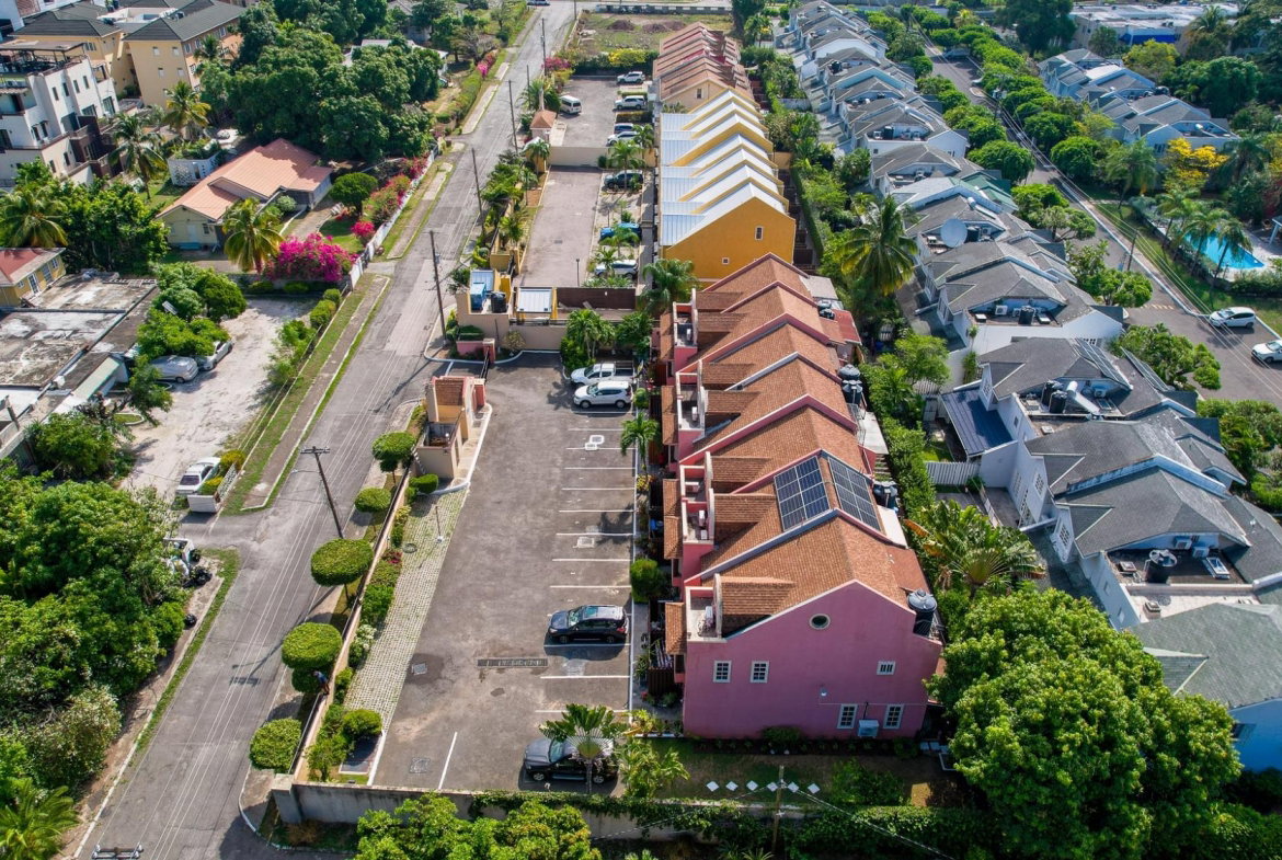 Ninth image of 5-5 Linstone Crescent, Kingst in Kingston 6, St. Andrew, Jamaica - property is For Rent